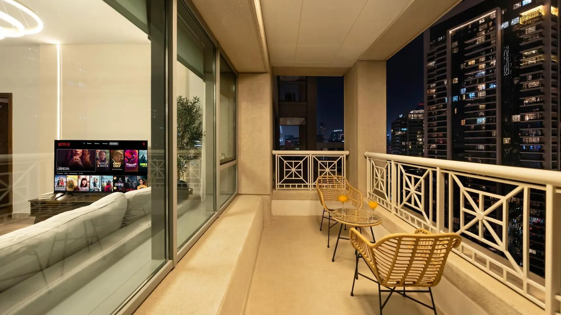 3Br With Gaming Lounge, Burj Khalifa, Fountain View Apartment Dubai
