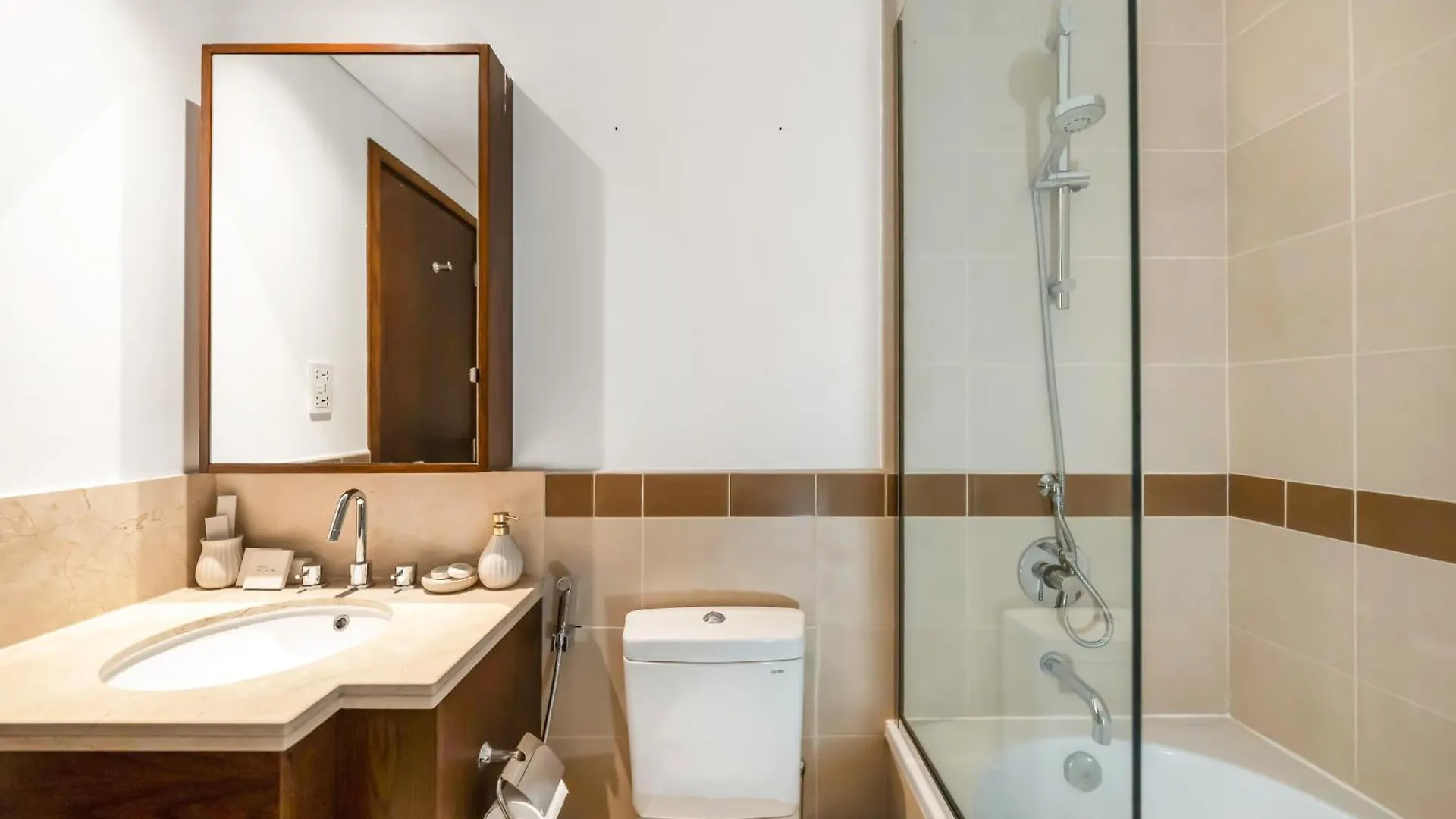 3Br With Gaming Lounge, Burj Khalifa, Fountain View Apartment Dubai