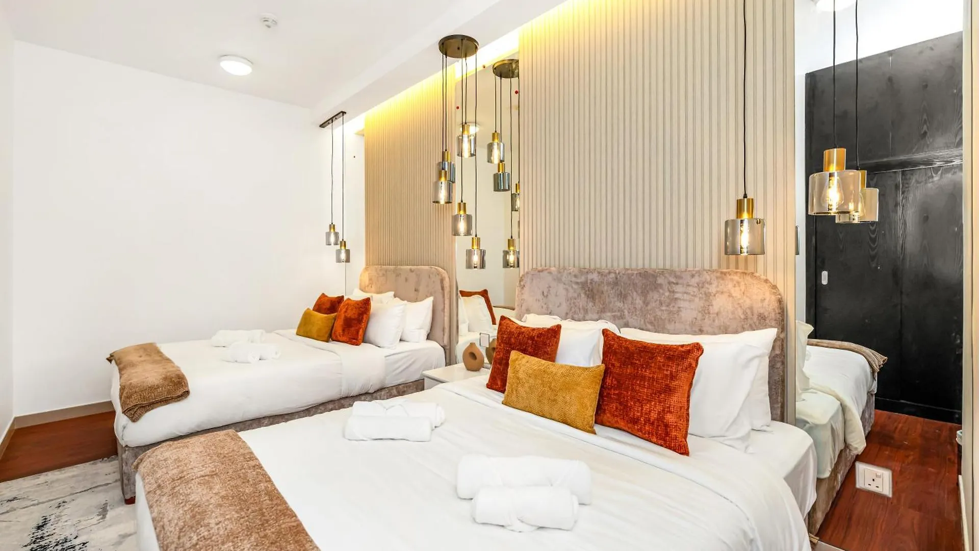 3Br With Gaming Lounge, Burj Khalifa, Fountain View Apartment Dubai