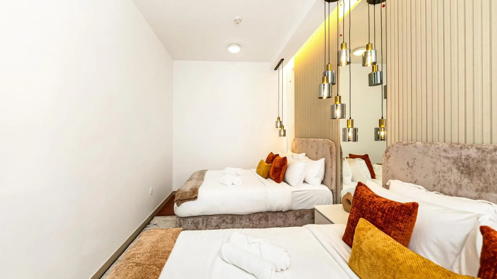 3Br With Gaming Lounge, Burj Khalifa, Fountain View Apartment Dubai