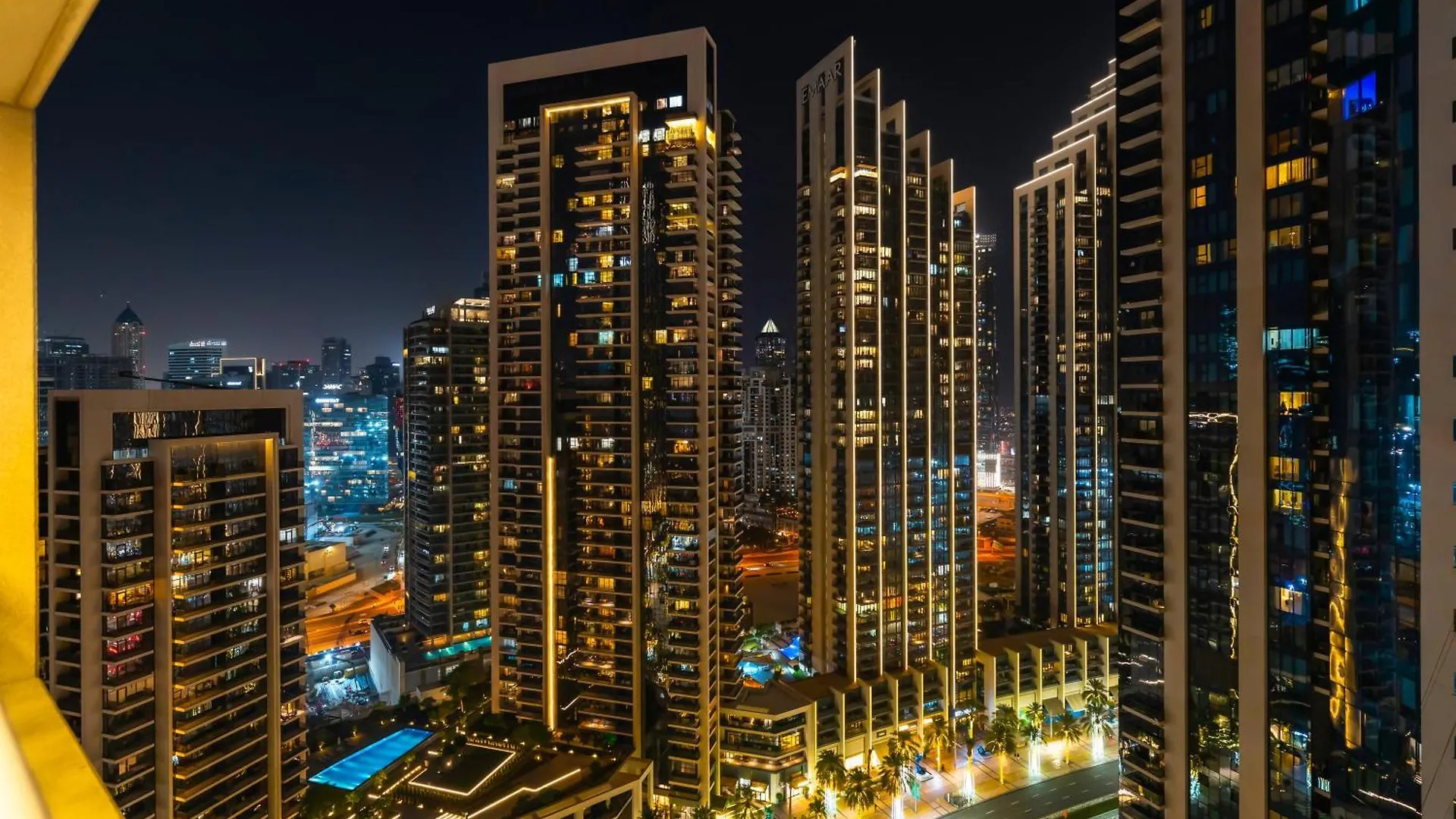 3Br With Gaming Lounge, Burj Khalifa, Fountain View location
