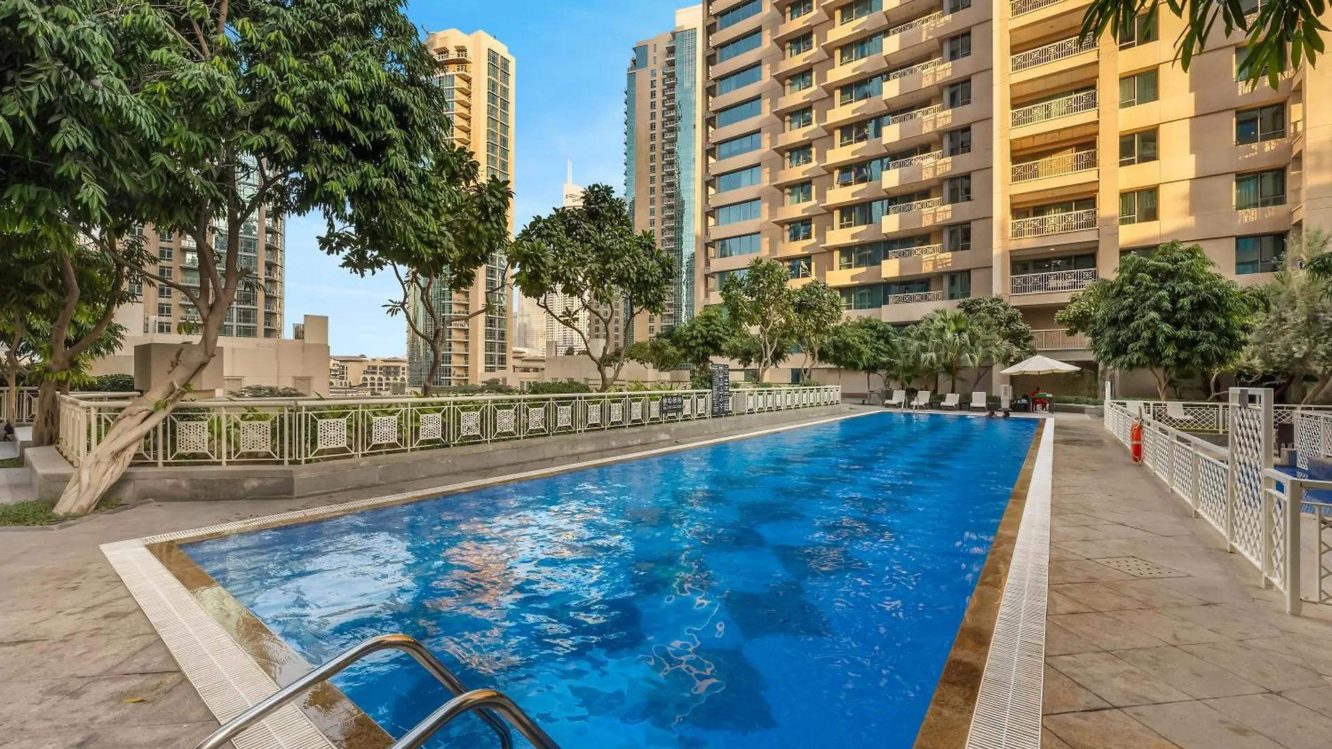 3Br With Gaming Lounge, Burj Khalifa, Fountain View Apartment Dubai