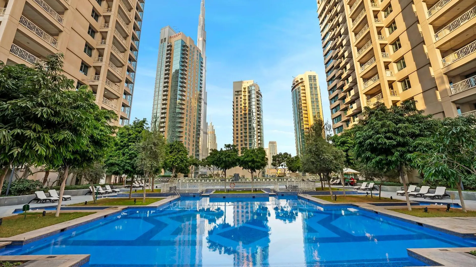3Br With Gaming Lounge, Burj Khalifa, Fountain View Apartment Dubai