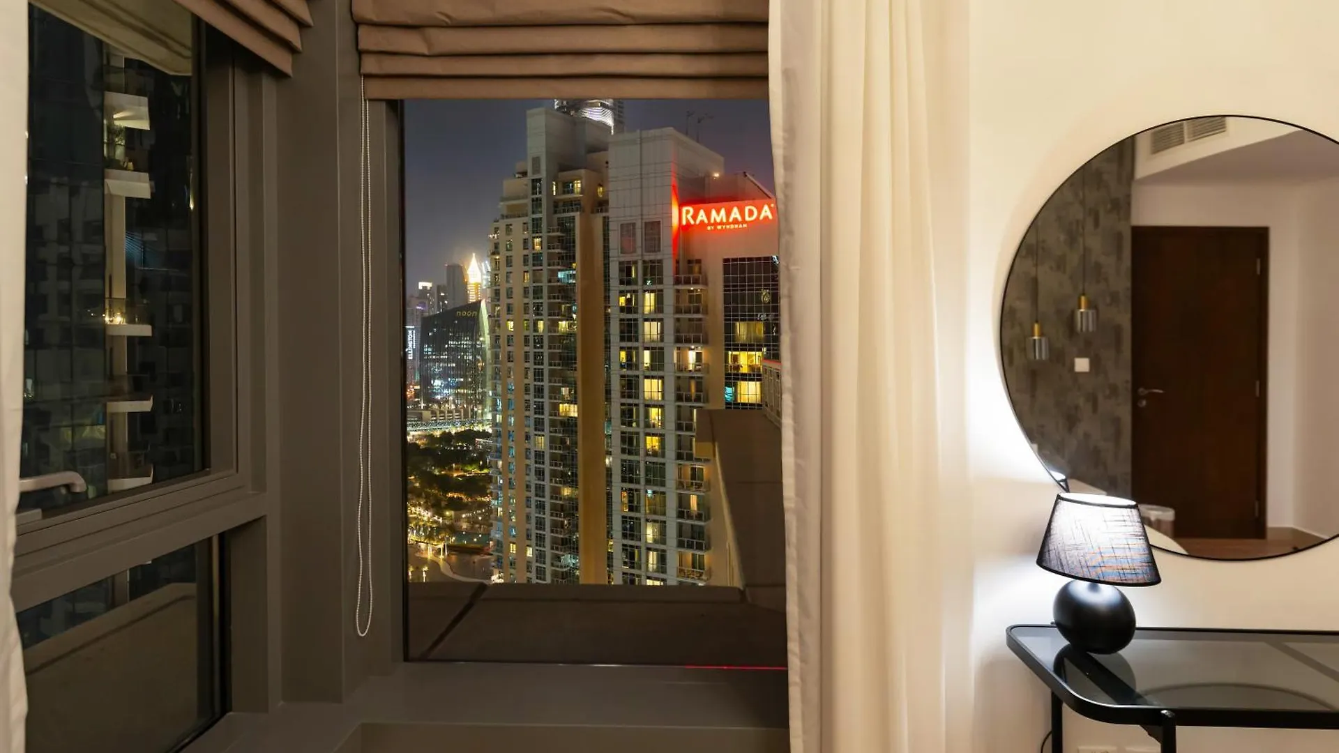 3Br With Gaming Lounge, Burj Khalifa, Fountain View Apartment Dubai