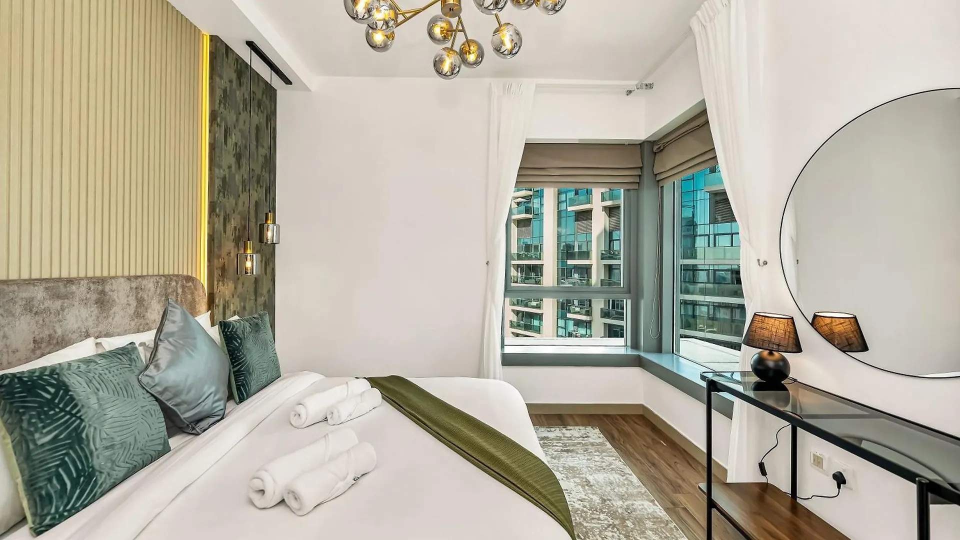 3Br With Gaming Lounge, Burj Khalifa, Fountain View Apartment Dubai