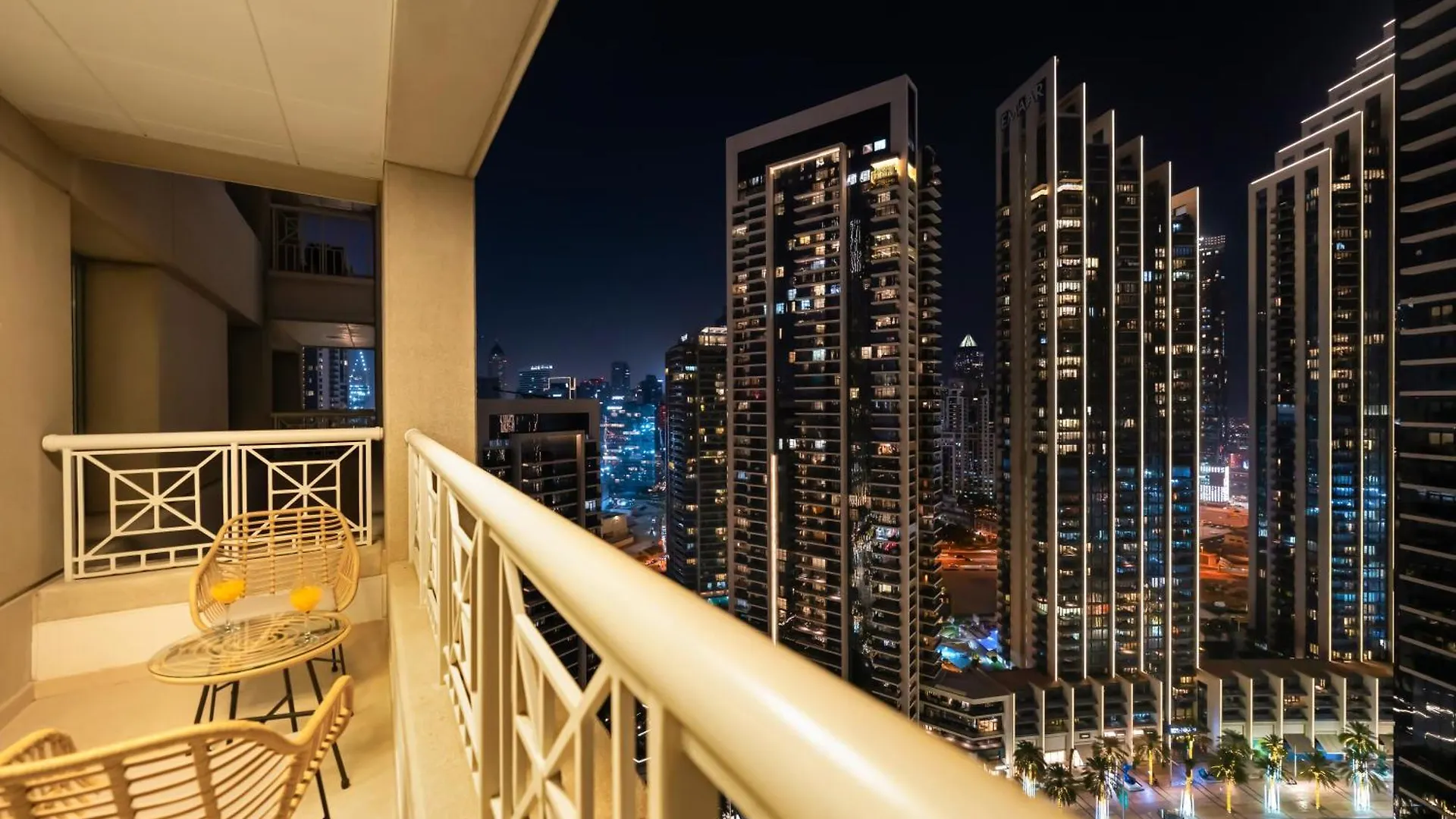 3Br With Gaming Lounge, Burj Khalifa, Fountain View Apartment Dubai