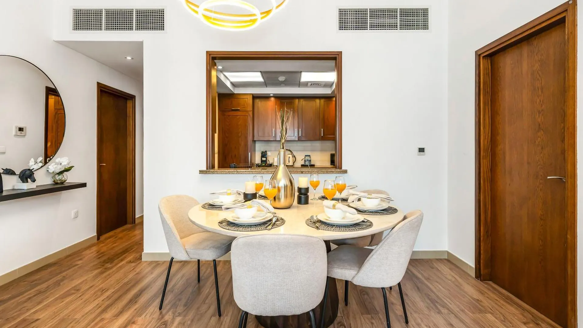 3Br With Gaming Lounge, Burj Khalifa, Fountain View Apartment Dubai