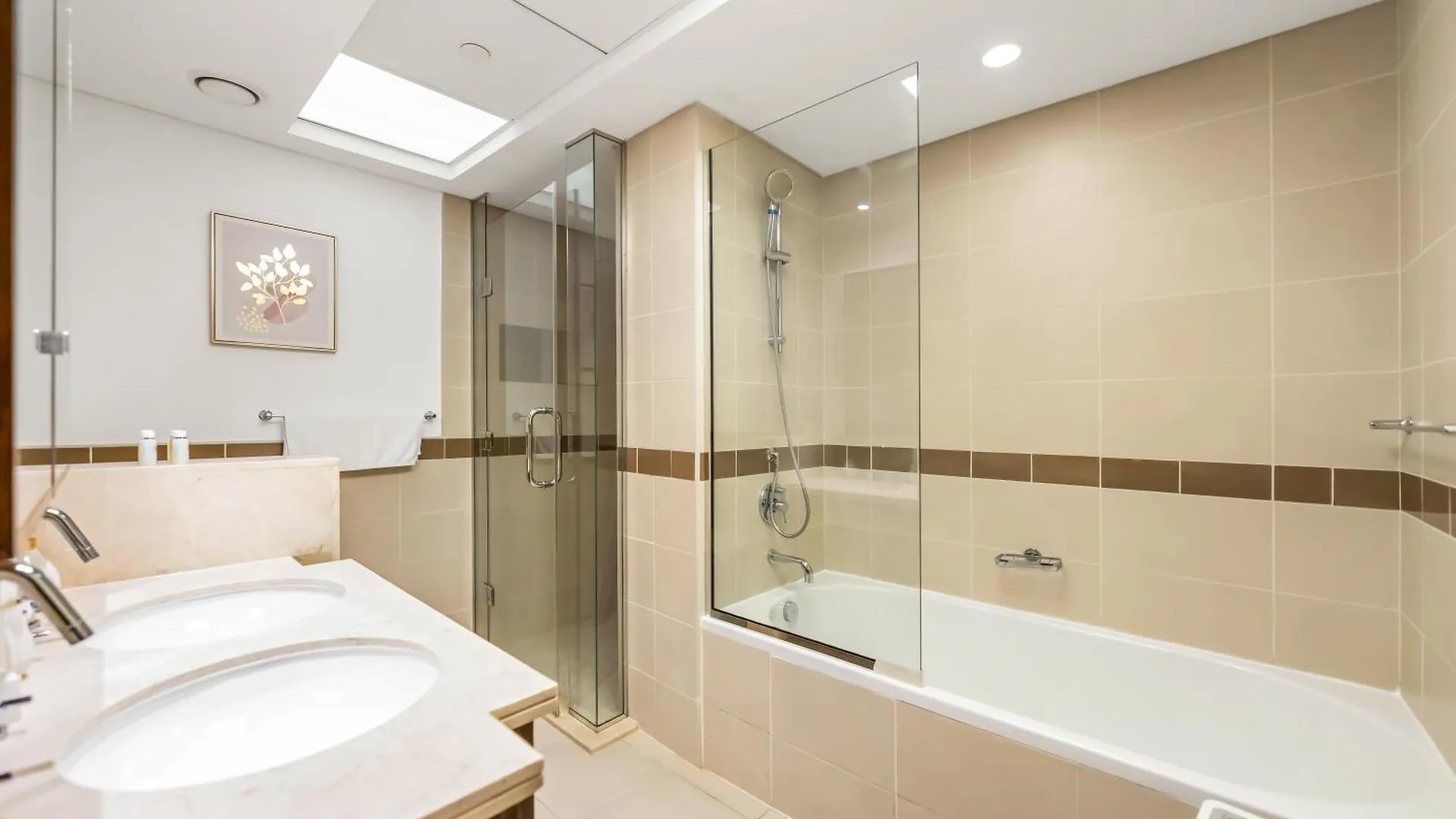 3Br With Gaming Lounge, Burj Khalifa, Fountain View Apartment Dubai