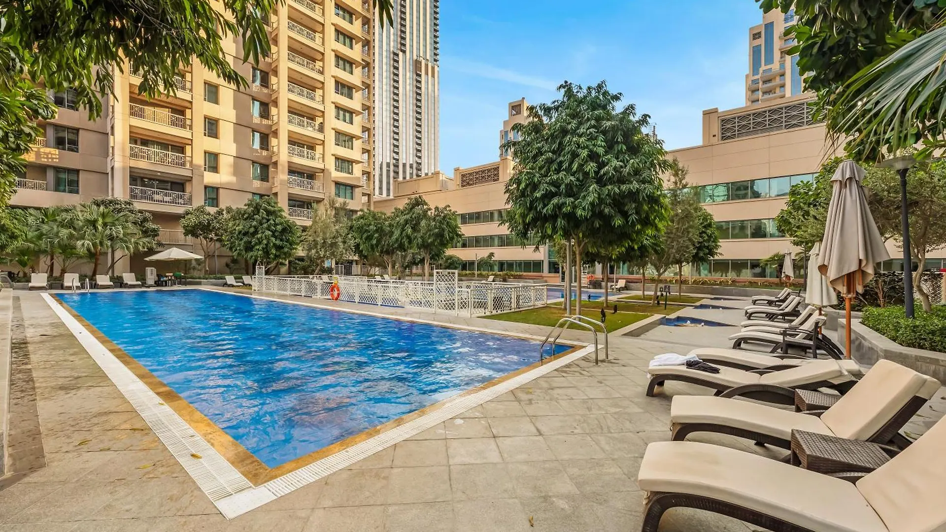 3Br With Gaming Lounge, Burj Khalifa, Fountain View Apartment Dubai 0*,